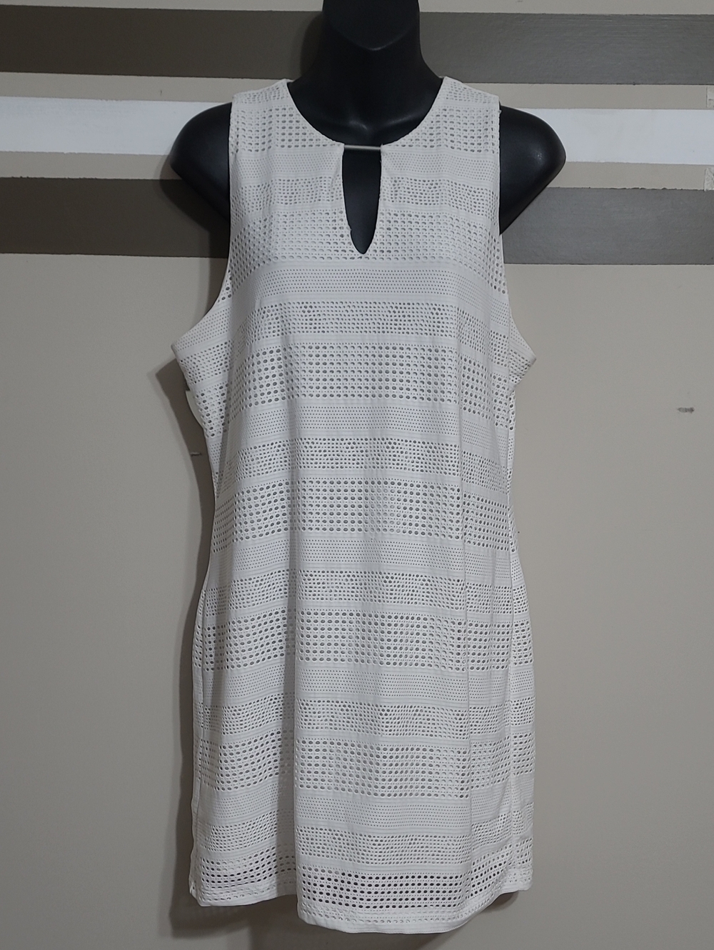 Le Chateau White Sleeveless Keyhole Shift Dress Sz Large